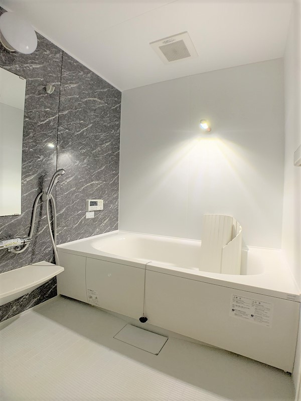 オーベル向中野Aの浴室