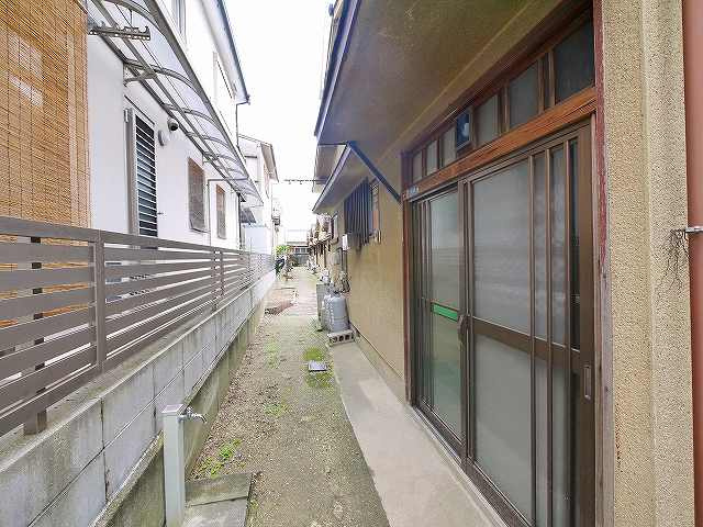 辰巳貸家のその他共用部分|玄関前スペース
