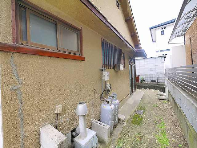 辰巳貸家のその他共用部分|玄関前スペース