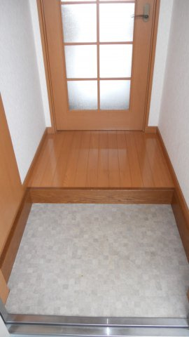 メゾン吉田【キャッシュバック対象物件】の玄関