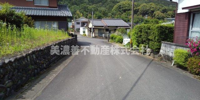 ５５０５２　岐阜市石谷土地の前面道路含む現地写真