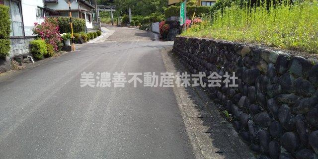 ５５０５２　岐阜市石谷土地の前面道路含む現地写真