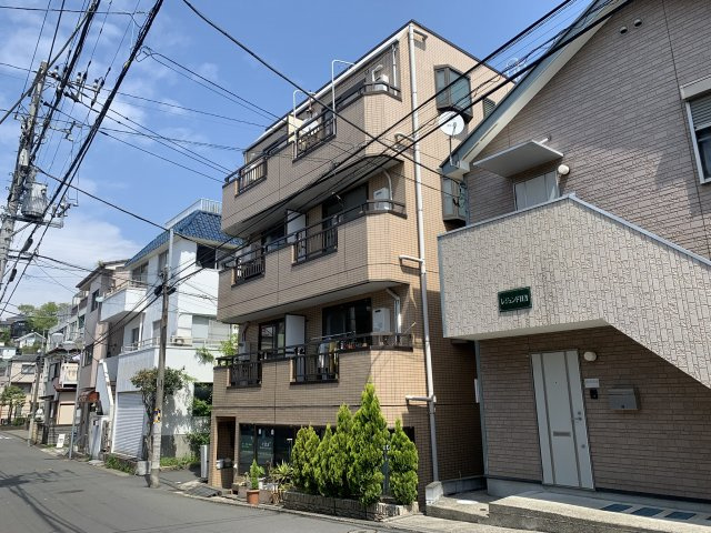 ドミール日吉の外観
