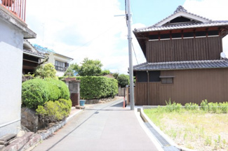 【前面道路含む現地写真】