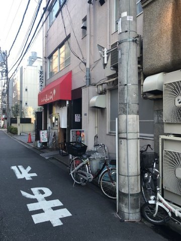 小玉ビルのエントランス
