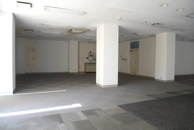 城南ビルの内装