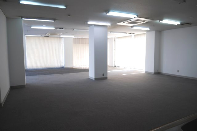 城南ビルの内装