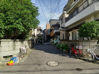 【前面道路含む現地写真】