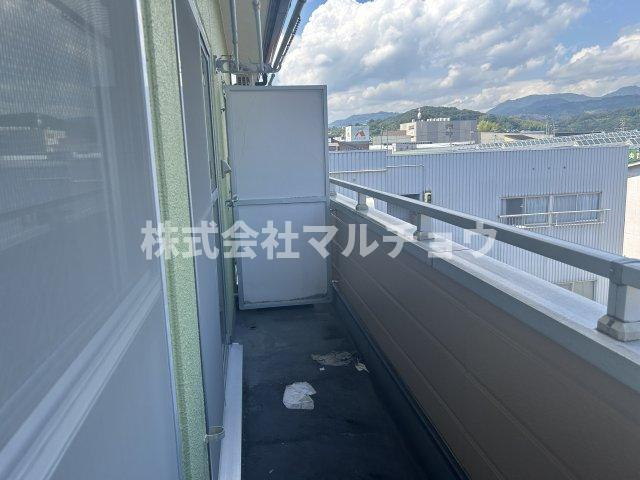 ヴィレッジのバルコニー|バルコニーからの眺めを楽しみながら食事をしませんか