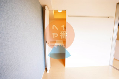 【その他】 | セジュール沼田 | 洋室4.5帖のウォークインクローゼット