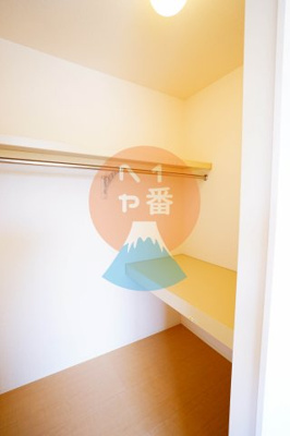 【その他】 | セジュール沼田 | 洋室8帖のウォークインクローゼット