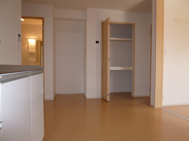 プリムローズうえまつⅡの居間・リビング