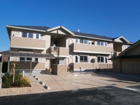 レフィナードの外観