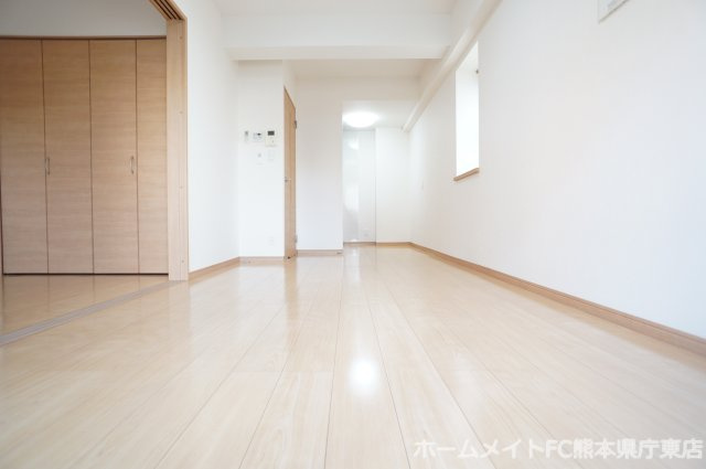 サンシャインヒル壱番館の居間・リビング