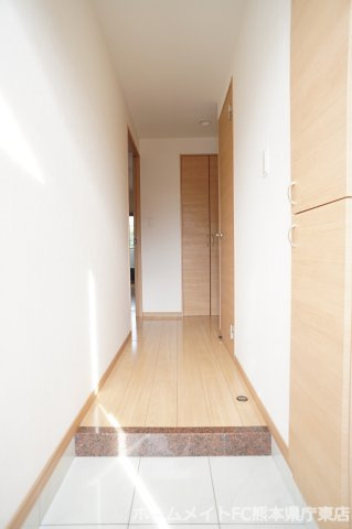 サンシャインヒル壱番館の玄関