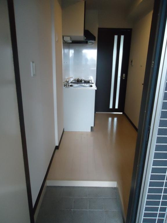 マイメゾン市川の玄関