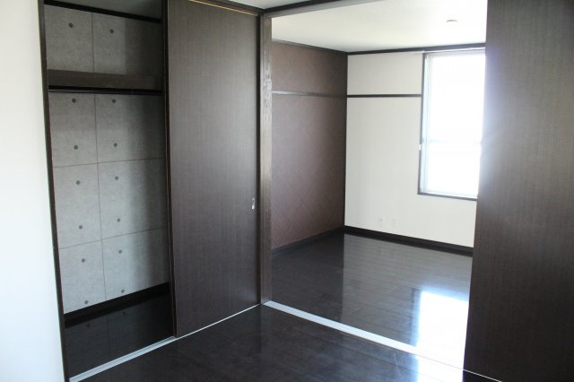 MCビルBの居間・リビング