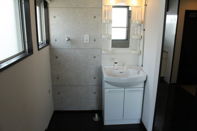 MCビルBの洗面所