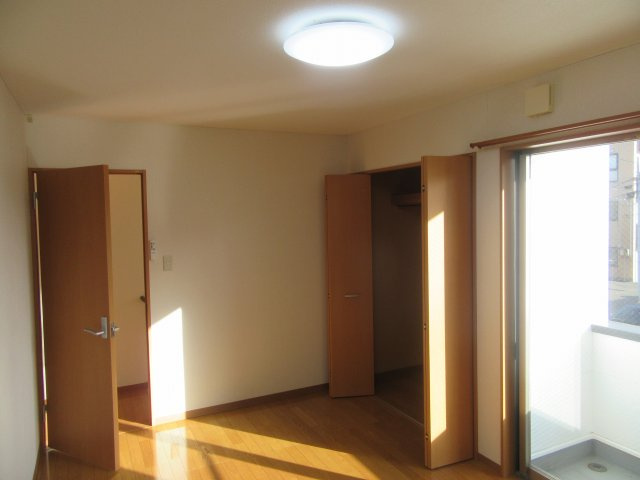 コーポ麻生3号棟の洋室|２階洋室照明交換しました