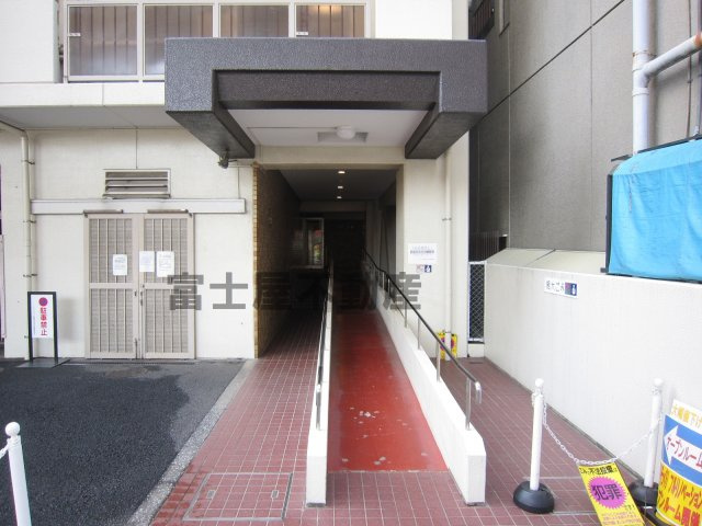 ソフトタウン板橋区役所前のエントランス