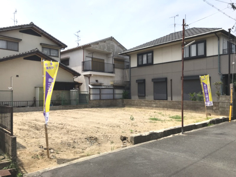 グラッド・タウン北楠の里町の前面道路含む現地写真|■土地は約４４坪　１区画限定♪♪