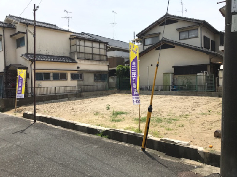 グラッド・タウン北楠の里町の前面道路含む現地写真|■東向きで日当たり良好です♪♪