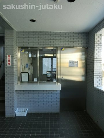 コスモ八千代台　３階部分のエントランス