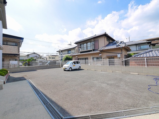 グレイス四条大路の駐車場|駐車場完備です