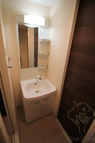 Luxe新大阪Ⅱの独立洗面台