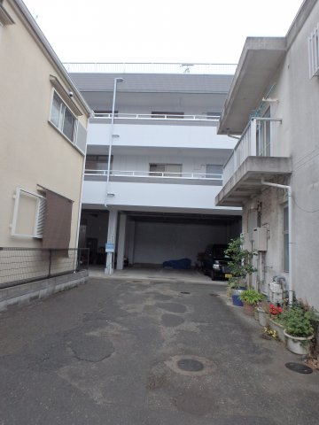 神栄マンションの外観