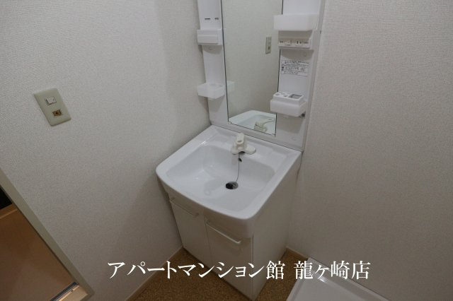 ロイヤルパレス桜井の独立洗面台