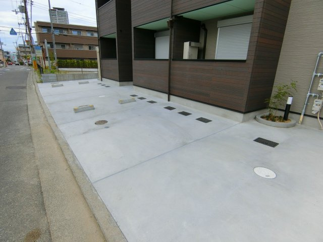 CASA VIVACE 北野田の駐車場