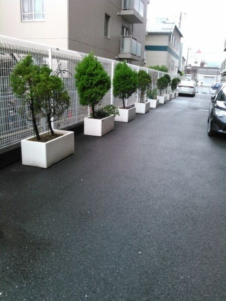 友井グレイスの駐車場