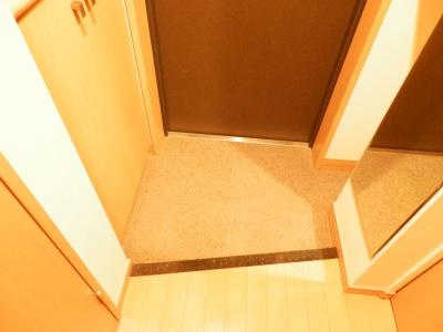 プレサンス京都四条烏丸クロスの玄関