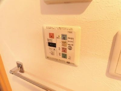 プレサンス京都四条烏丸クロスの設備|浴室乾燥機能