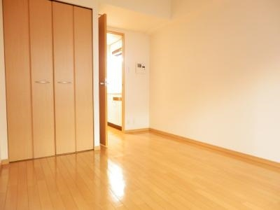 プレサンス京都四条烏丸クロスの寝室|洋室