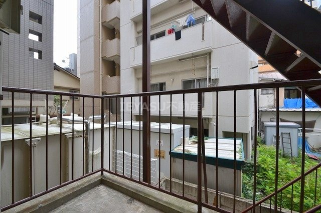 舟入MKビルのバルコニー