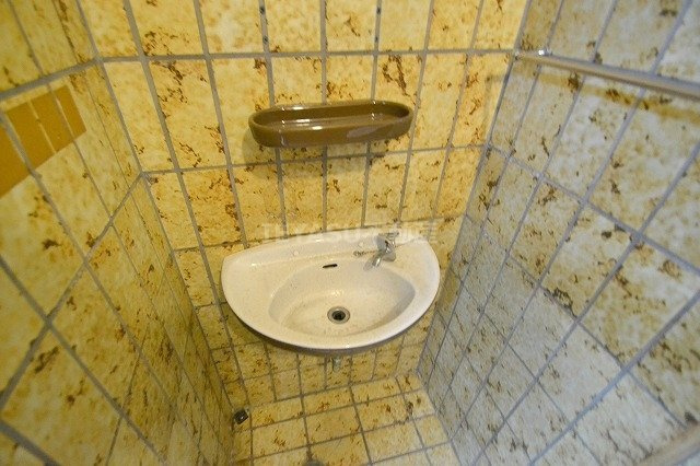 舟入MKビルの洗面所