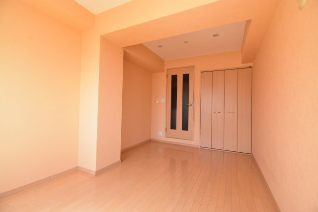 ブレスコート堺市駅前の居間・リビング