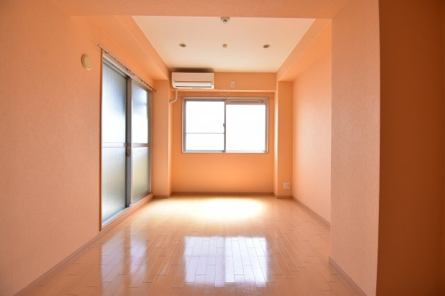 ブレスコート堺市駅前の居間・リビング