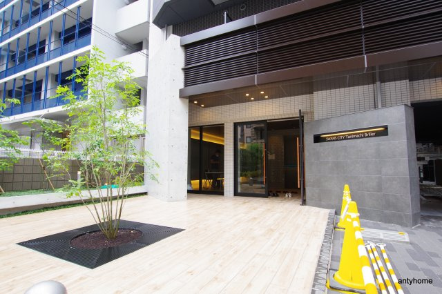 スワンズシティ谷町ブリエ　仲介手数料無料のエントランス