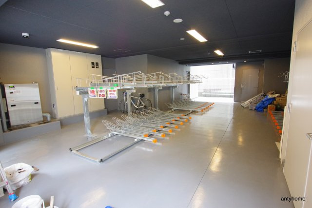 スワンズシティ谷町ブリエ　仲介手数料無料の駐車場