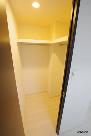 スワンズシティ谷町ブリエ　仲介手数料無料の収納