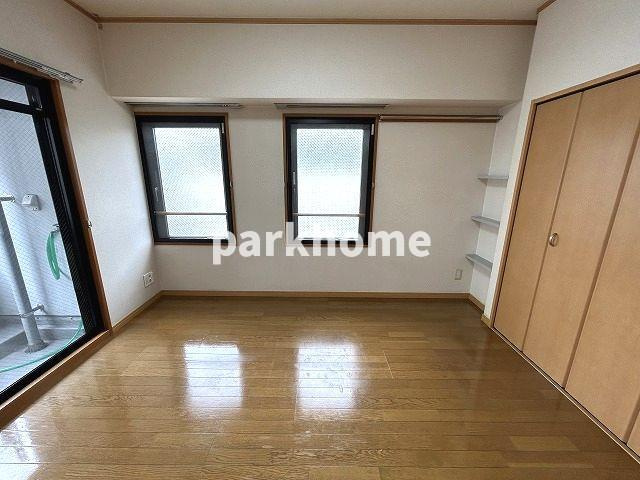 ネオクレメントの洋室|落ち着いた色調の洋室です