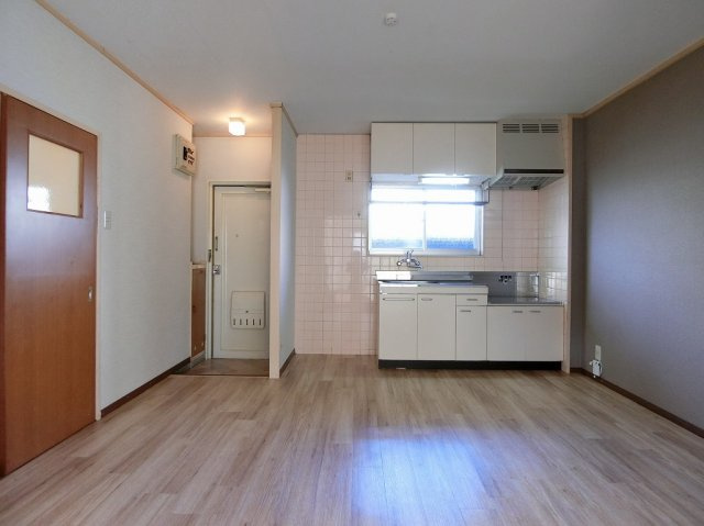 セリエ諏訪野【キャッシュバック対象物件】の居間・リビング|こちらのリビングで趣味の時間をお楽しみください