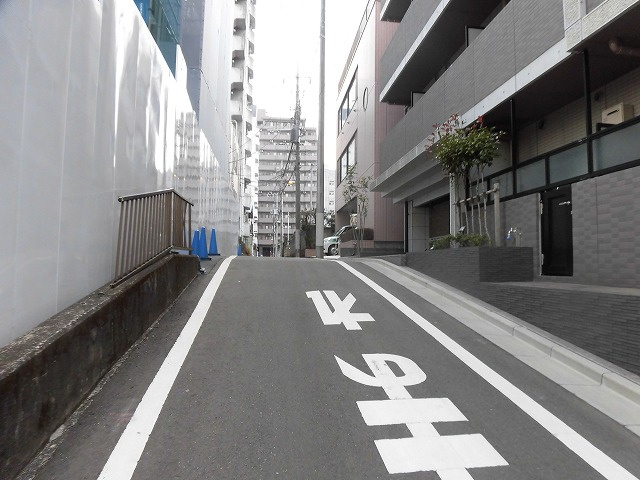 【現況写真】 | ステージグランデ八王子 | 前面道路の交通状況や駐車場への出入りなど実際に現地でご確認ください。