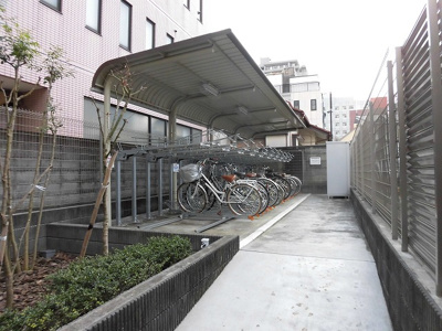 【駐輪場】 | ステージグランデ八王子 | 敷地内に駐輪スペースもあり便利です。駐輪場内も整備されていますので安心してご利用いただけます。