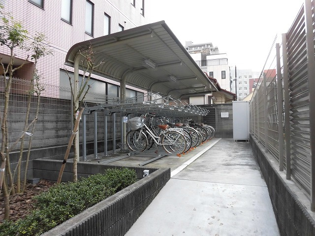【駐輪場】 | ステージグランデ八王子 | 敷地内に駐輪スペースもあり便利です。駐輪場内も整備されていますので安心してご利用いただけます。