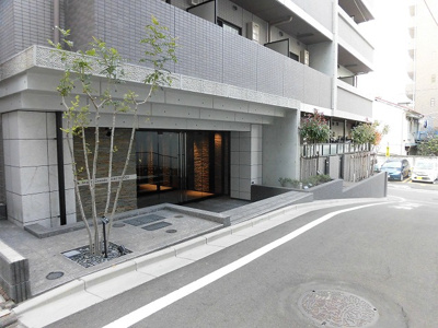 【エントランス】 | ステージグランデ八王子 | 清潔なエントランスです。建物の管理体制も安心できます。