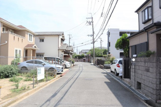 【前面道路含む現地写真】